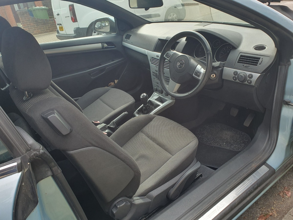 2010 Vauxhall Astra Image 6